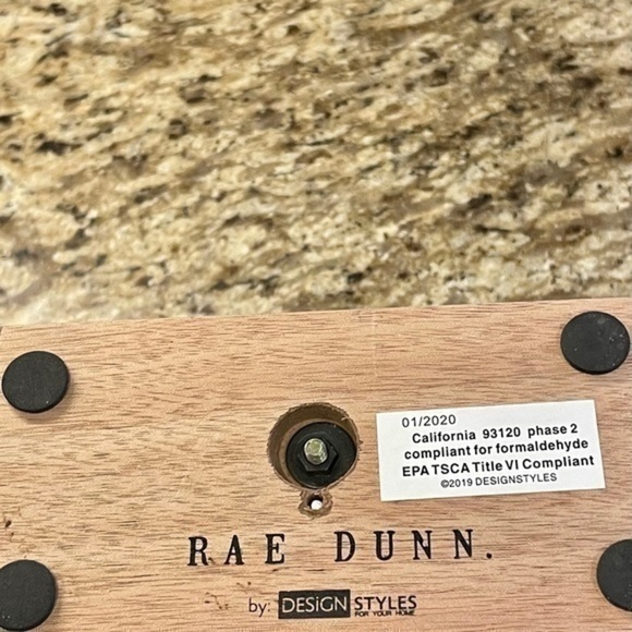 RAE DUNN NEW METAL HEART MOM ON WOODEN STAND NWT - Picture 4 of 4